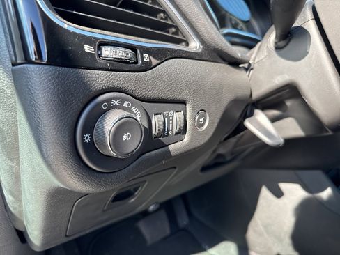 New 2023 Jeep Cherokee Altitude Lux image 12