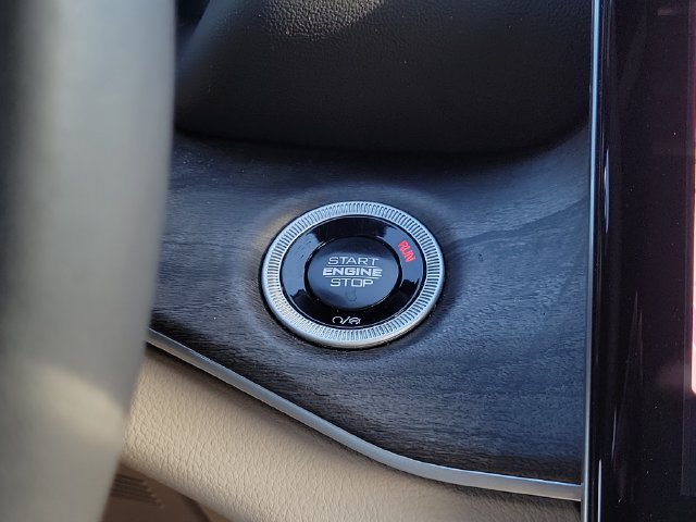 Certified 2025 Jeep Grand Cherokee Limited w/ Luxury Tech Group II RWD image 32
