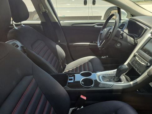 Used 2013 Ford Fusion SE FWD image 9