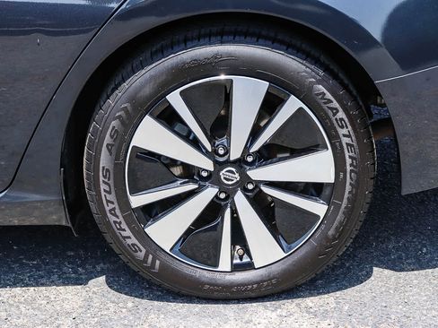Used 2021 Nissan Altima 2.5 SV FWD image 13