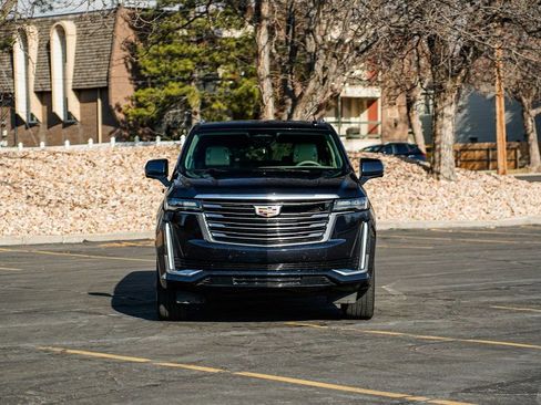 Used 2023 Cadillac Escalade ESV Premium Luxury Platinum image 2