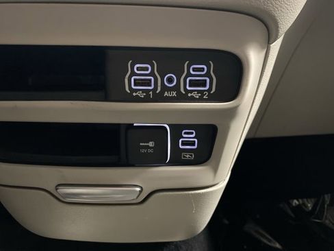 Used 2022 Chrysler Pacifica Touring-L image 22