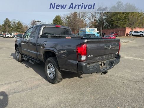 Used 2022 Toyota Tacoma SR image 4