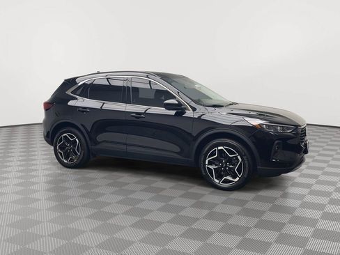 Certified 2025 Ford Escape Platinum w/ Premium Technology Package AWD/4WD image 43