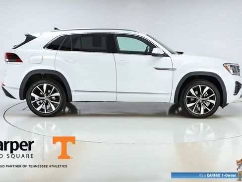 Used 2025 Volkswagen Atlas Cross Sport SEL Premium R-Line AWD/4WD image 10
