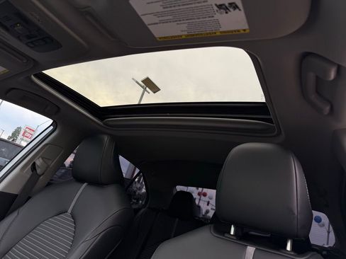 Used 2023 Toyota Camry SE image 17