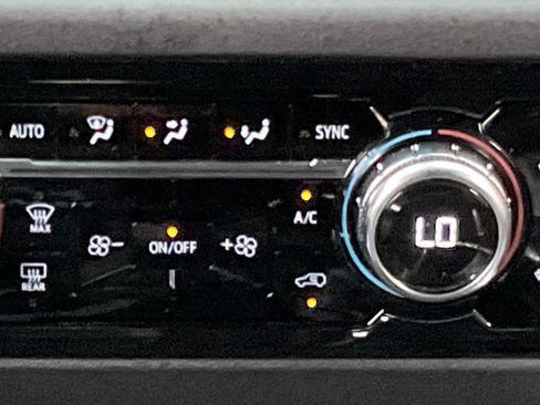 Used 2022 GMC Sierra 1500 Elevation w/ Elevation Premium Package AWD/4WD image 18