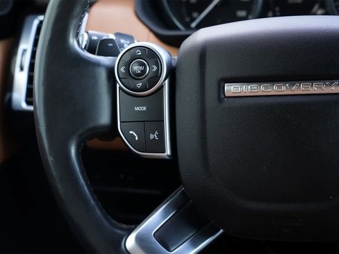 Used 2017 Land Rover Discovery HSE Luxury image 10