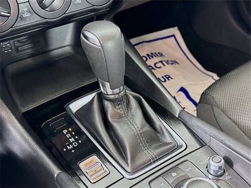 Used 2018 MAZDA MAZDA3 Sport image 18