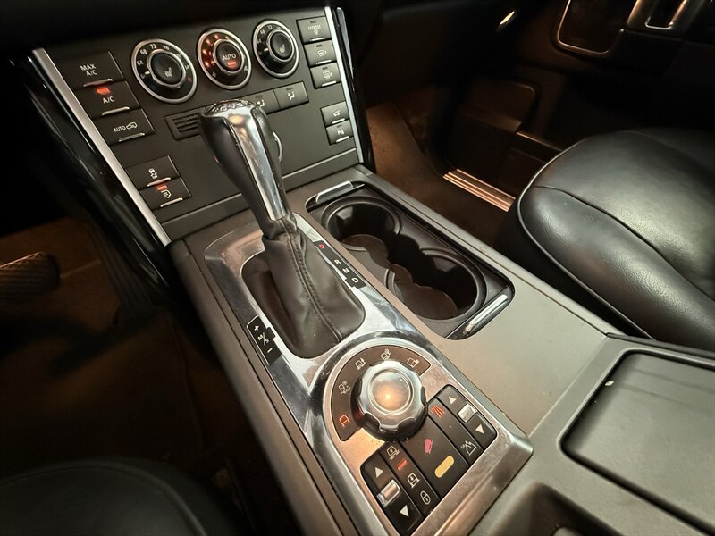 Used 2012 Land Rover Range Rover HSE AWD/4WD image 35