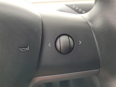 Used 2018 Tesla Model 3 Long Range image 24