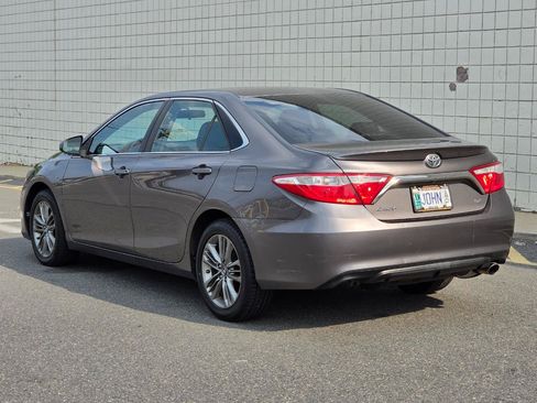 Used 2017 Toyota Camry SE FWD image 5