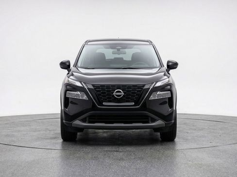 Used 2025 Nissan Rogue SV FWD image 2