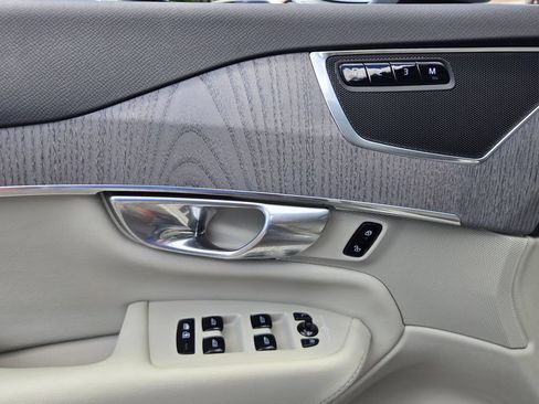 Certified 2025 Volvo XC90 T8 Plus w/ Protection Package Premier AWD/4WD image 29