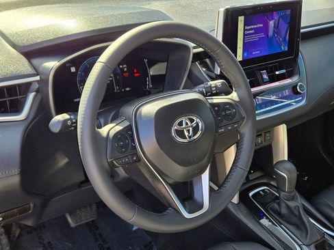 Used 2025 Toyota Corolla Cross XLE w/ Convenience Package AWD/4WD image 20