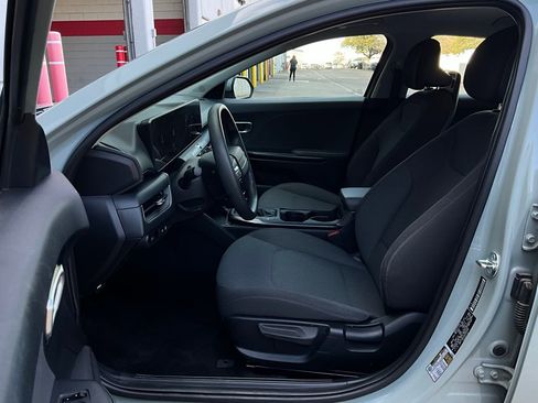 Used 2025 Kia K4 LXS image 10