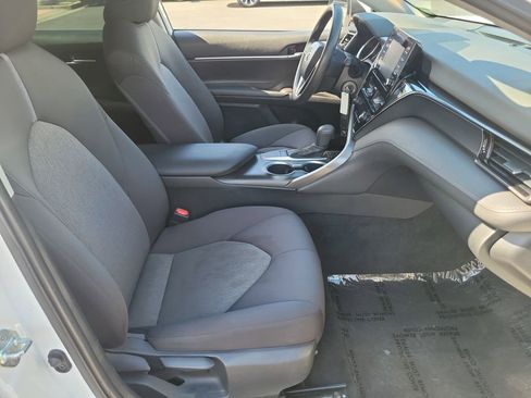 Used 2022 Toyota Camry LE FWD image 18