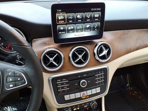 Used 2019 Mercedes-Benz GLA 250 w/ Premium Package image 5