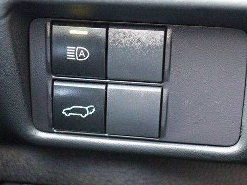 Used 2022 Toyota Highlander LE image 24