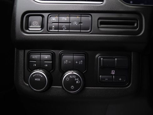 Used 2023 Chevrolet Suburban Z71 w/ Max Trailering Package image 12