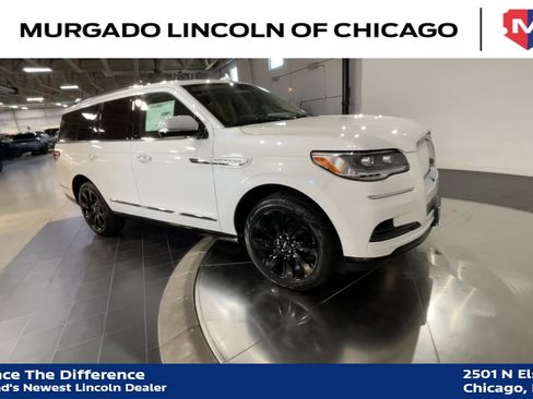 Used 2024 Lincoln Navigator Reserve AWD/4WD image 2