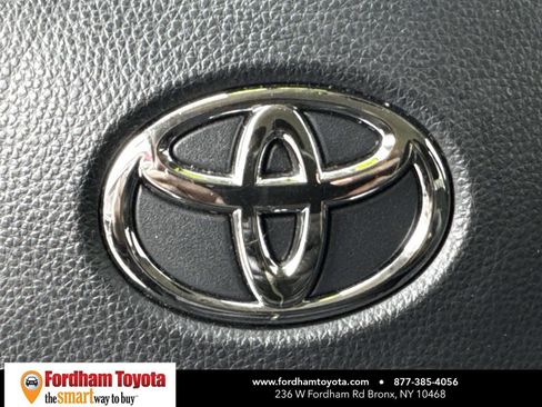 Used 2023 Toyota Corolla LE image 31