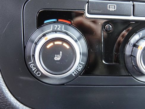 Used 2010 Volkswagen Jetta Limited Edition FWD image 7