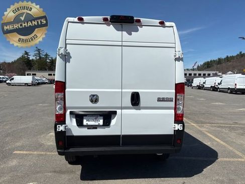 Used 2025 RAM ProMaster 2500 w/ Convenience Group image 4