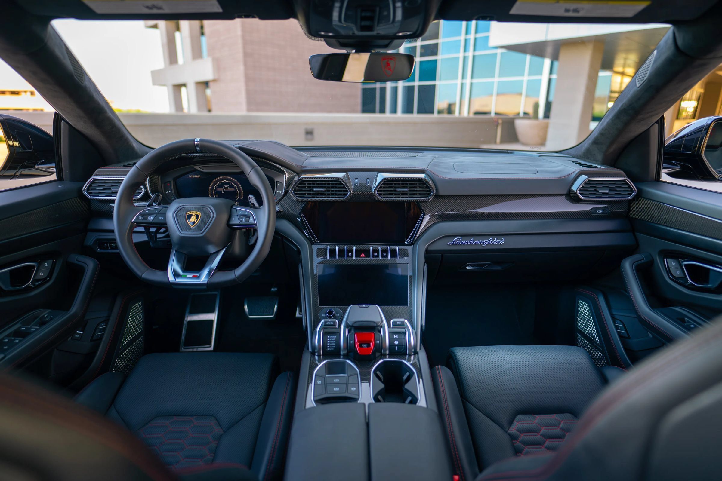 Used 2021 Lamborghini Urus AWD/4WD image 24