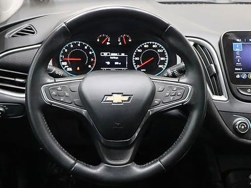 Used 2022 Chevrolet Malibu RS image 21