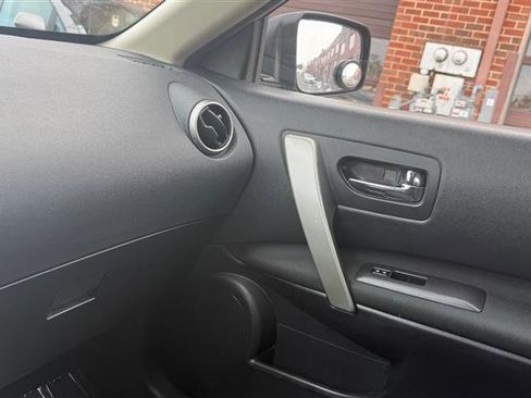 Used 2014 Nissan Rogue S image 31