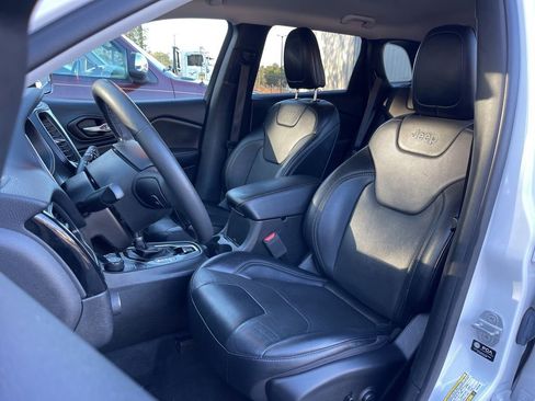 Used 2023 Jeep Cherokee Altitude Lux image 18