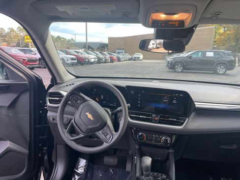 Used 2025 Chevrolet TrailBlazer LT image 30