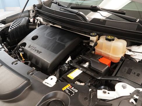 Used 2018 Chevrolet Traverse High Country AWD/4WD image 16