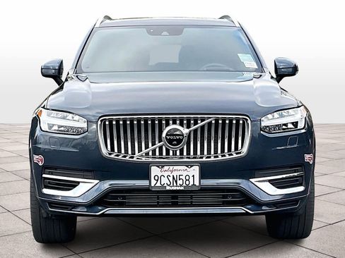 Used 2022 Volvo XC90 T8 Inscription w/ Advanced Package image 3