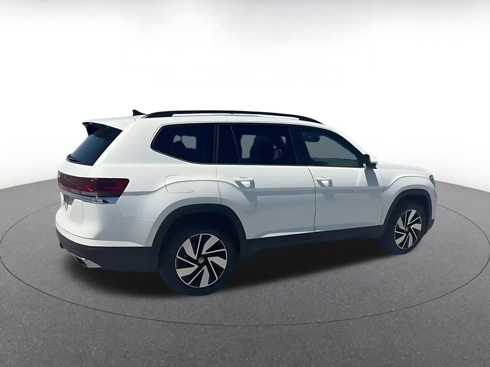 Used 2026 Volkswagen Atlas SE FWD image 14