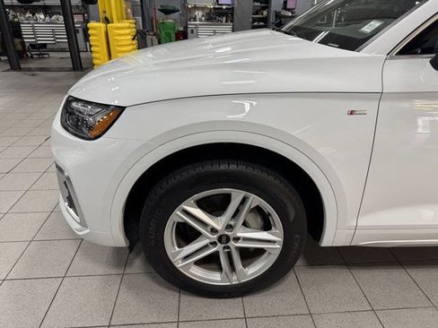 Certified 2025 Audi Q5 e Premium Plus w/ Premium Plus Package AWD/4WD image 10