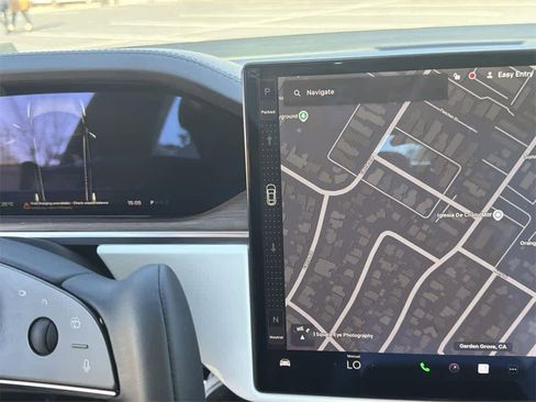 Used 2022 Tesla Model S image 17