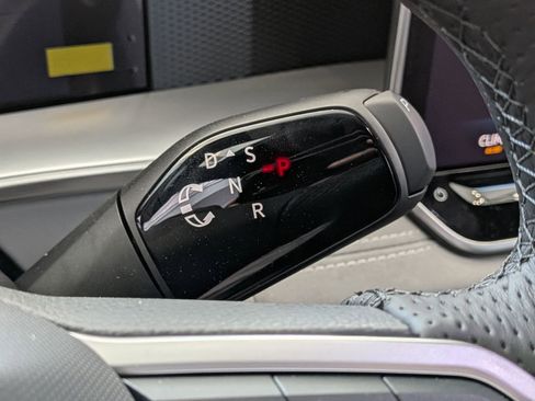 New 2026 Volkswagen Tiguan SE R-Line FWD image 22