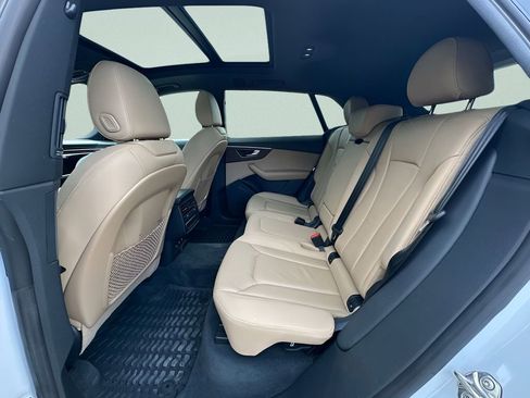 Used 2020 Audi Q8 Premium AWD/4WD image 22