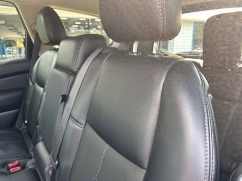 Used 2020 Nissan Pathfinder SL w/ Cargo Package image 37