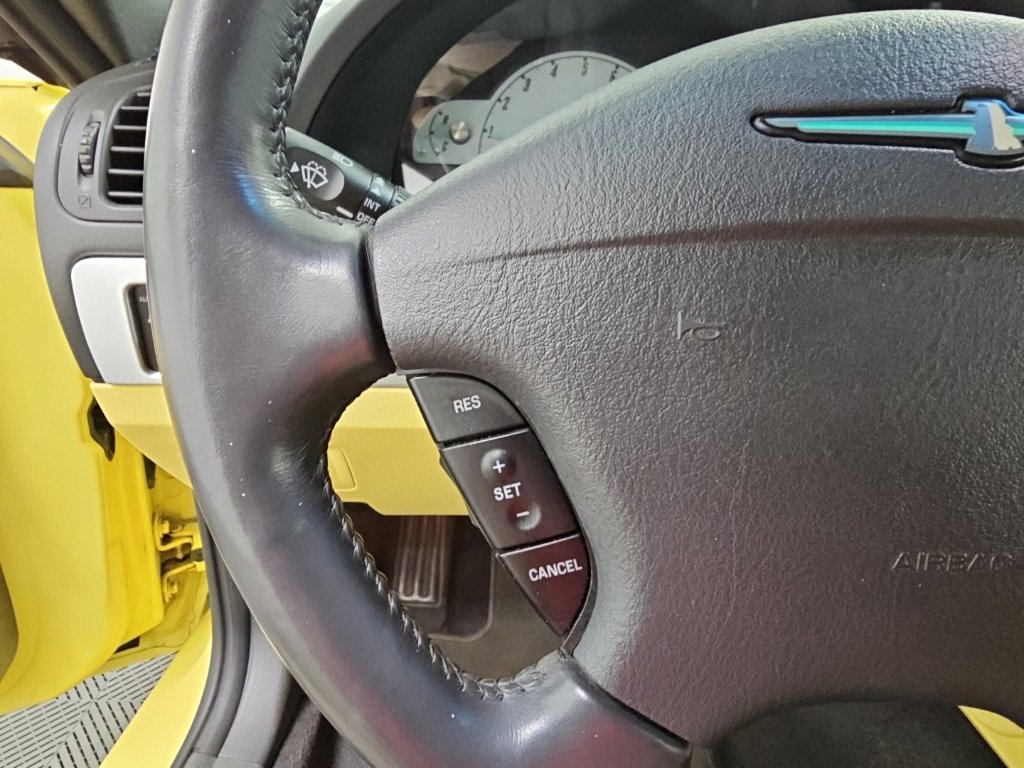 Used 2002 Ford Thunderbird RWD image 18