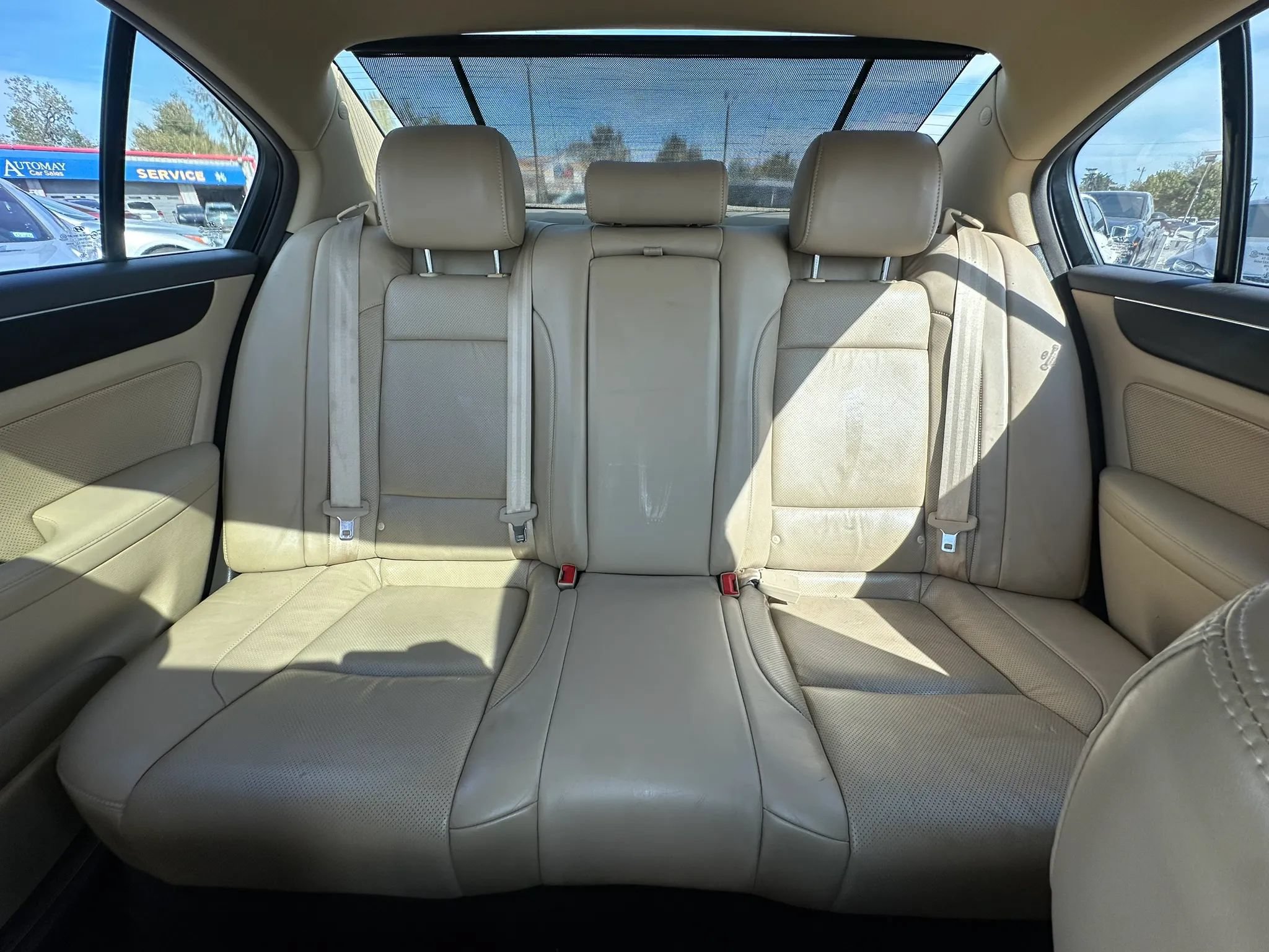Used 2012 Hyundai Genesis 3.8 w/ Premium Pkg RWD image 16