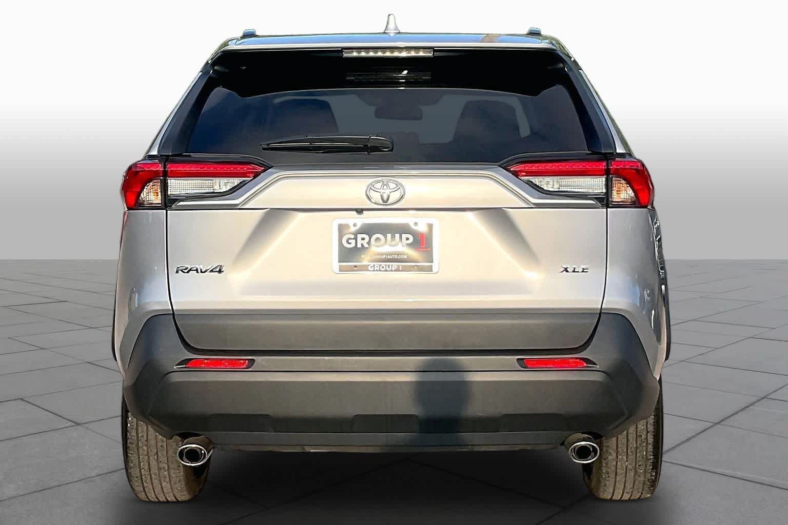 Used 2025 Toyota RAV4 XLE FWD image 5