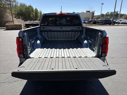 Used 2025 Chevrolet Colorado W/T image 18