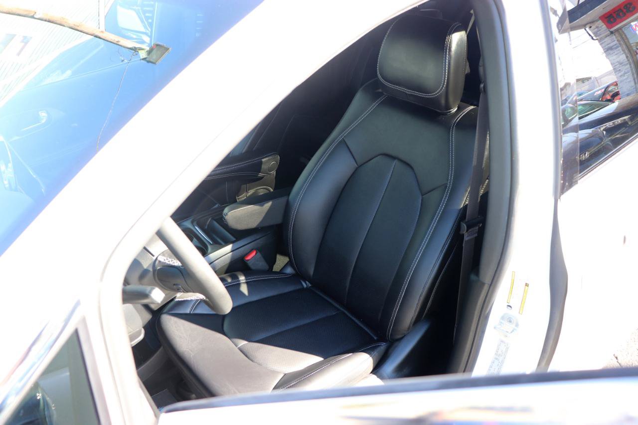 Used 2027 Chrysler Pacifica Select FWD image 11