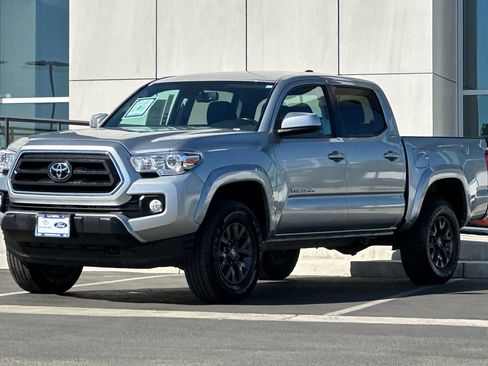 Used 2022 Toyota Tacoma TRD Off-Road image 7