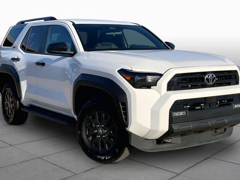 Used 2025 Toyota 4Runner SR5 AWD/4WD image 3