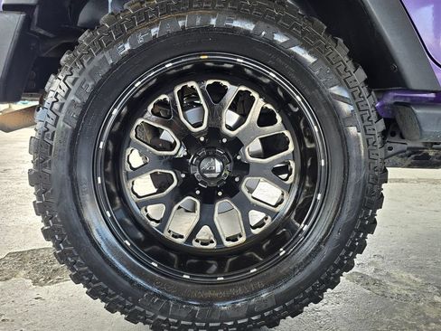 Used 2018 Jeep Wrangler Unlimited Sport S AWD/4WD image 41