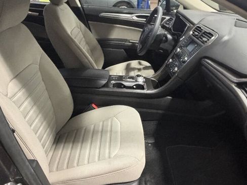 Used 2018 Ford Fusion S FWD image 5